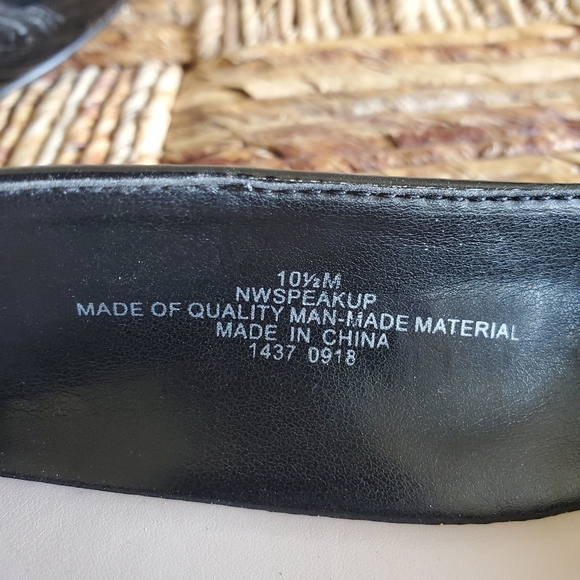 EUC Nine West Patent Flats 10.5 - Picture 4 of 5